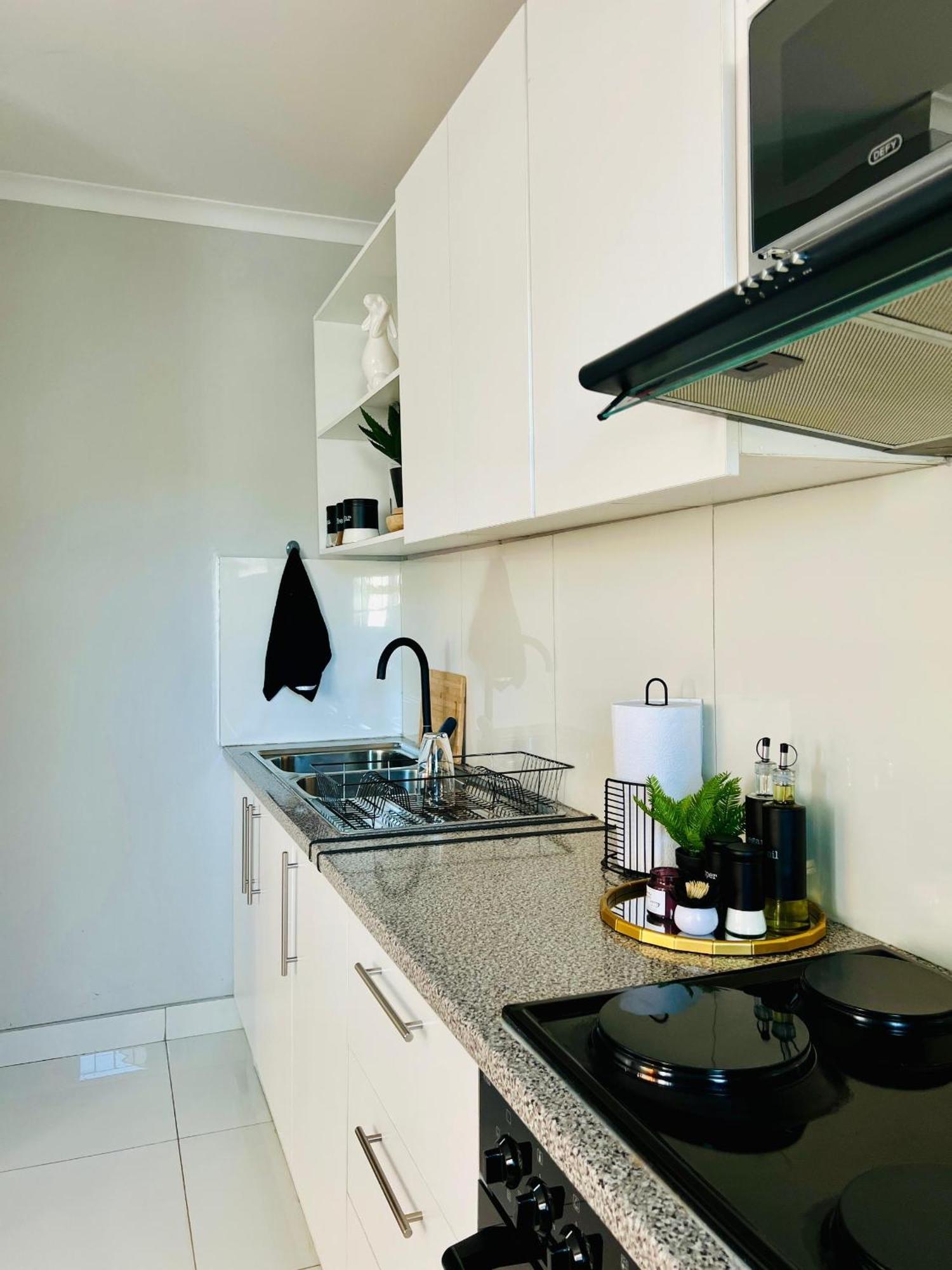 Easy Living Apartment Rundu Bagian luar foto