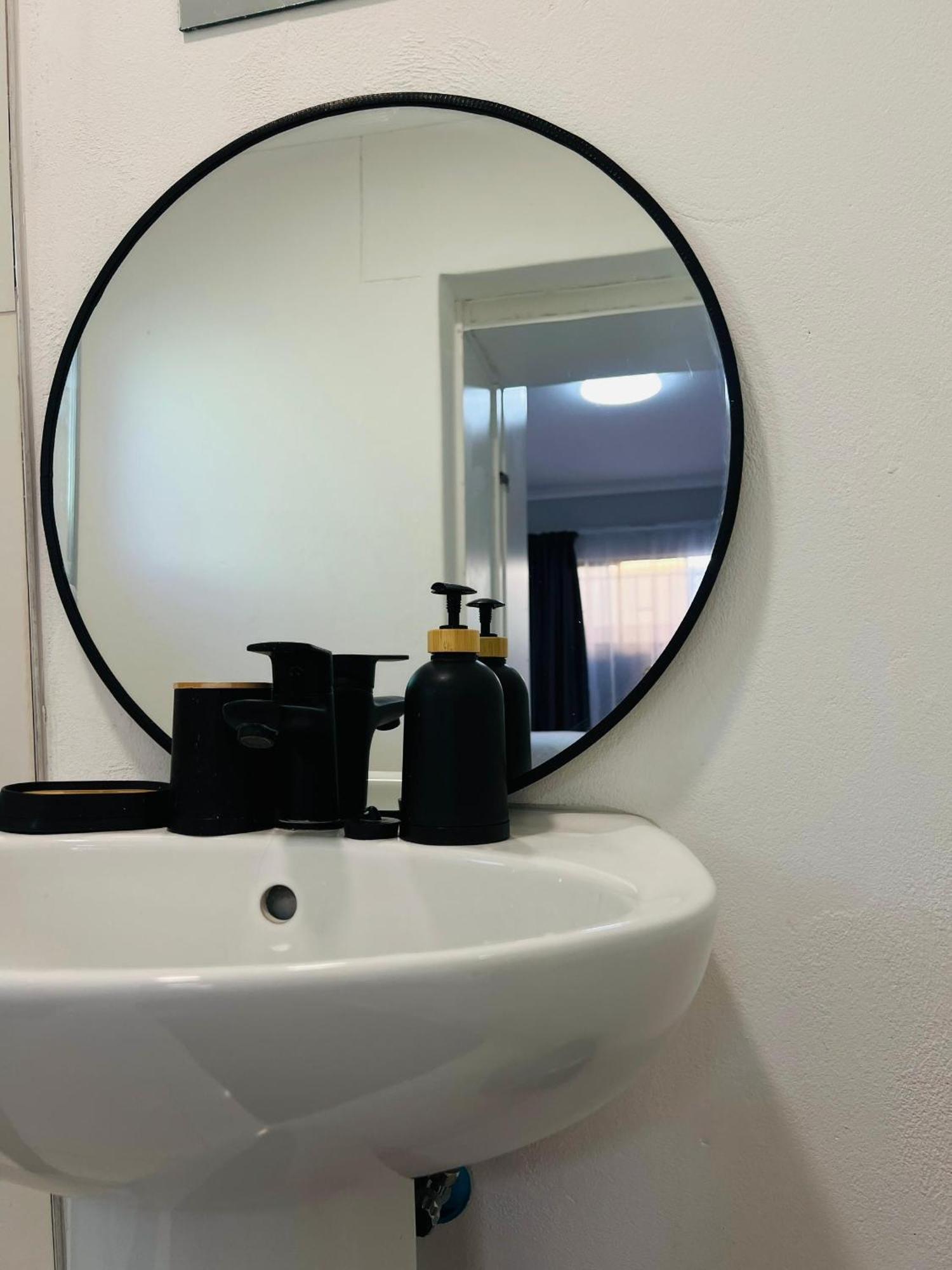 Easy Living Apartment Rundu Bagian luar foto