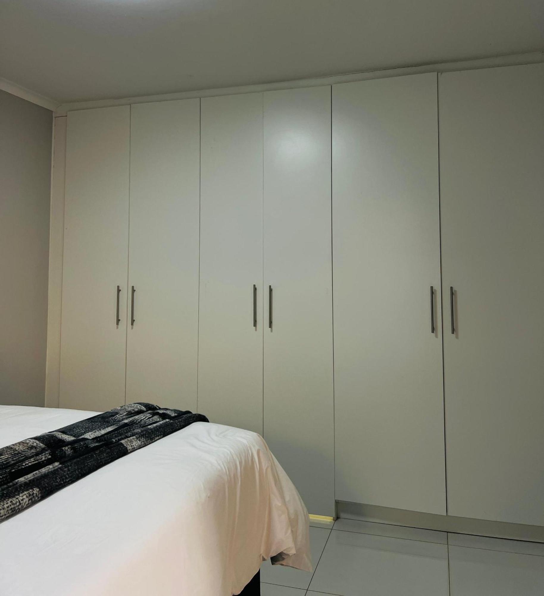 Easy Living Apartment Rundu Bagian luar foto